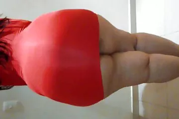 وكيل عقارات يستمني سرا تحت المكتب في العمل سكسي محارم سكسي محارم