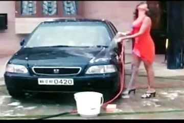 بعد الملهى ، أخذ الفتاة سكسي محارم عربي المخمرة إلى زاوية مظلمة