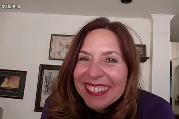 بينما العريس نائم تلعق شرجه. سكسي محارم اجنبي مترجم