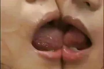 فتاة تبلغ من العمر سكسي محارم مترجم عربي 18 عامًا تحب ممارسة الجنس مع الساقين الرطب كس دسم