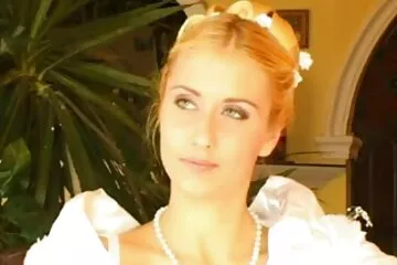 تلعب الفتيات سكسيمحارم اللذيذة مثلية في الحمام