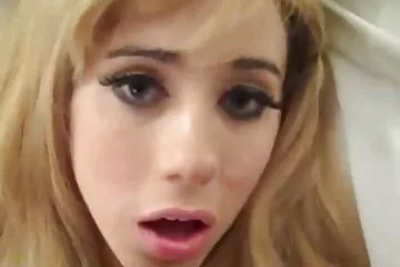 صديق زوجتي الكاميرا الخفية في حمامنا سكسي محارم امريكي